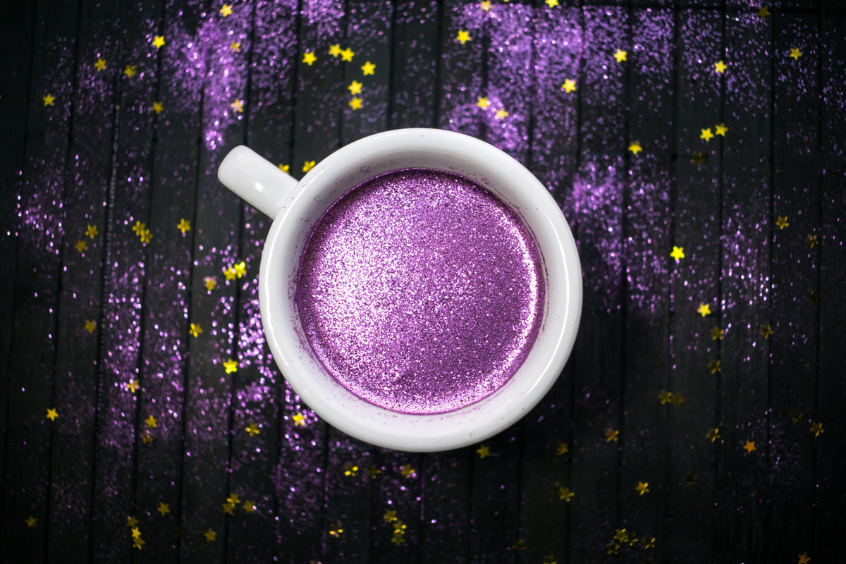UBE : Qu'est-ce que c'est ? Tout savoir sur cette poudre violette naturelle